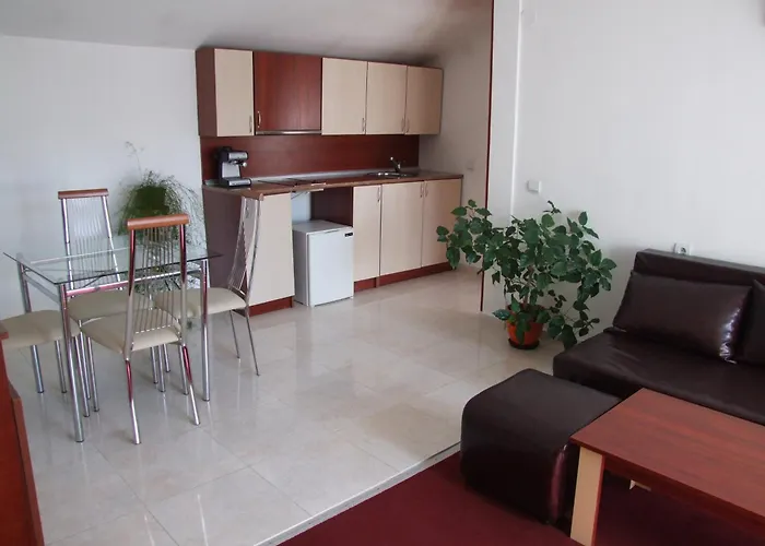 Zlatev Гостевой дом 3*